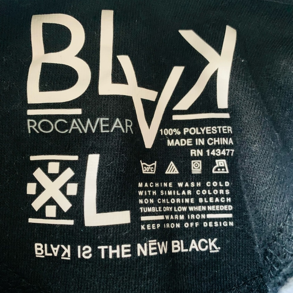 Men’s L Rocawear sweater - Picture 2 of 3